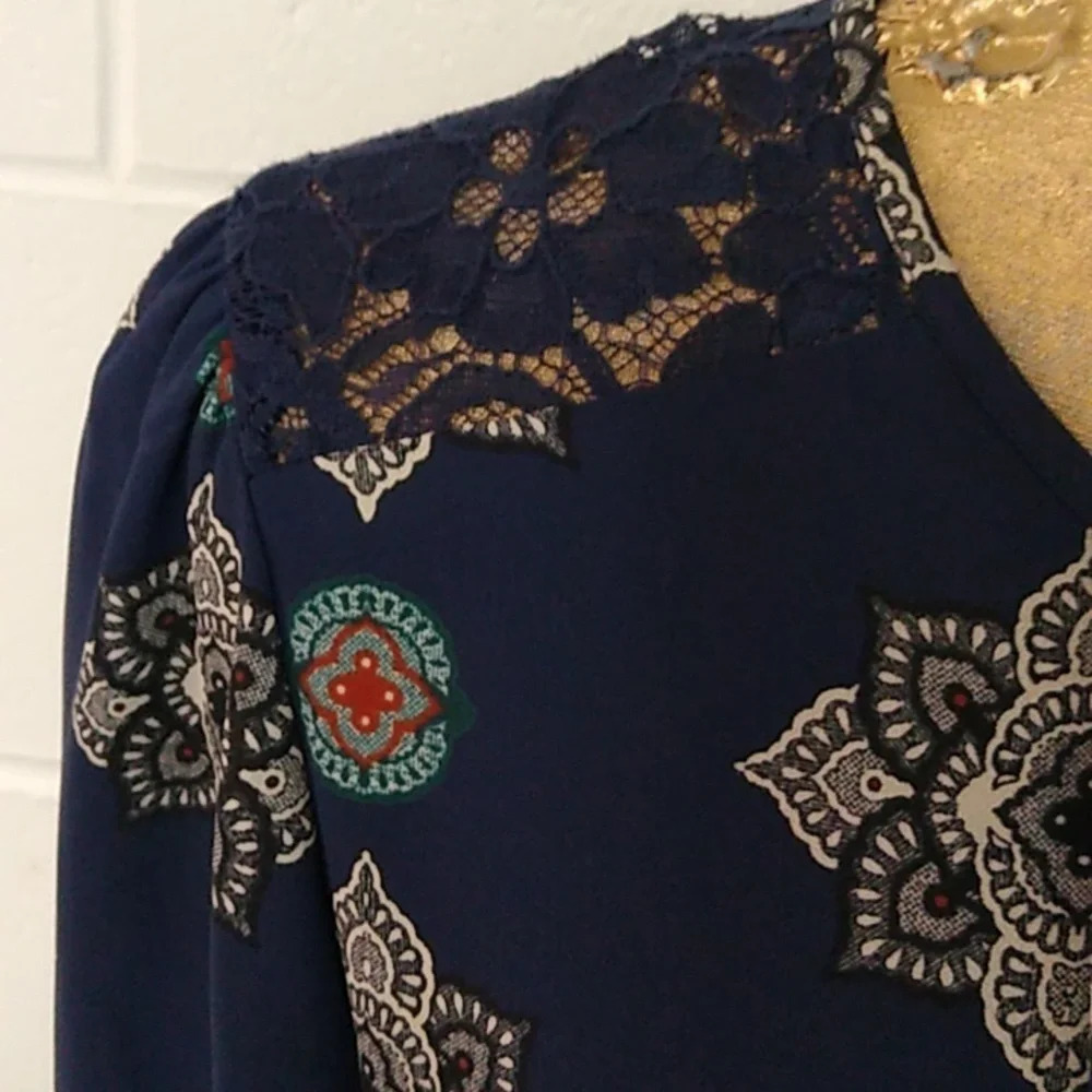 EXPRESS BOHO MOROCCAN PRINT,LACE SHOULDERS, FULL, LONG SLEEVES, DREโฆ - Picture 5 of 9